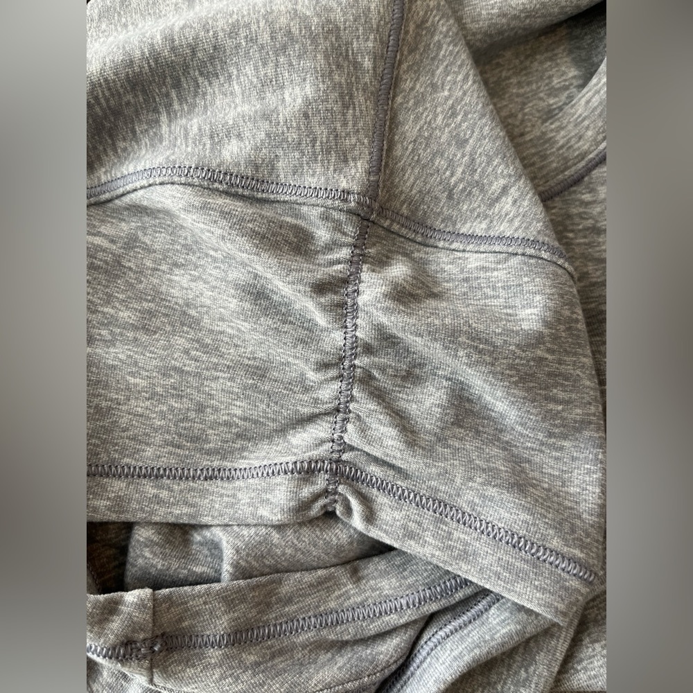 Lululemon Short Sleeve T Shirt - EUC - Picture 4 of 6